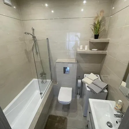 Nowoczesny Komfortowy Kustronia Z Garazem Balkonem Wanna