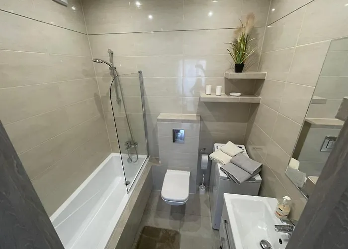 Nowoczesny Komfortowy Kustronia Z Garazem Balkonem Wanna